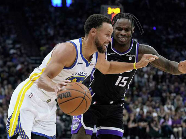 Hasil NBA: Golden State Warriors Benamkan Sacramento Kings 122-114 ...