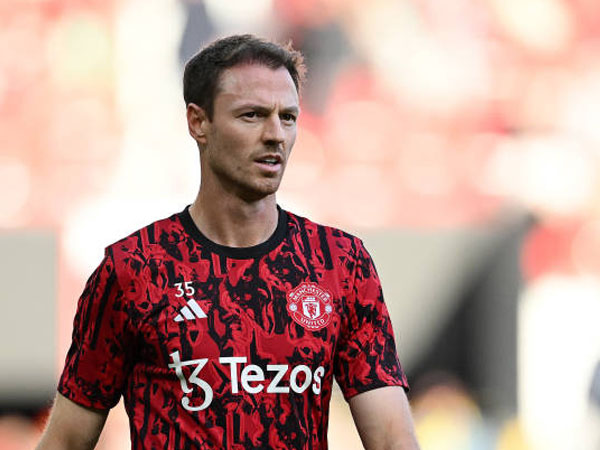 Jonny Evans Merasa Musim Manchester United Terhambat Karena Hal Ini