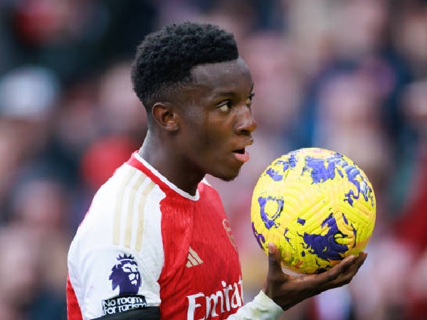 Eddie Nketiah memimpin lini depan Arsenal di tengah absennya Gabriel Jesus