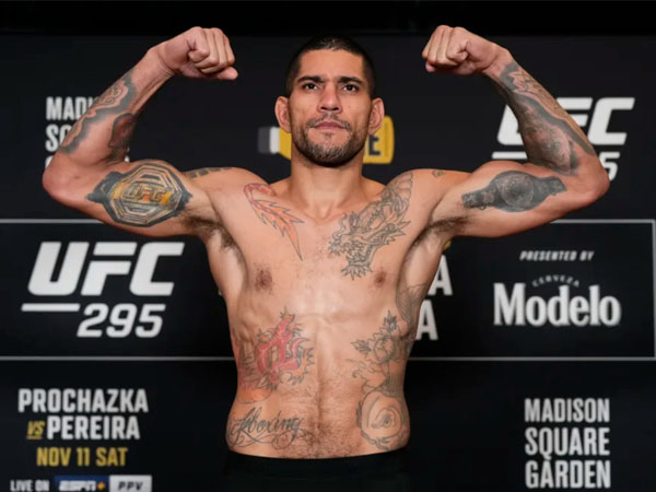 Alex Pereira tercatat memiliki berat badan 204 pound di hotel tempat acara berlangsung dalam sesi timbang badan pada hari Jumat (10/11). (Foto: Ultimate Fighting Championship)