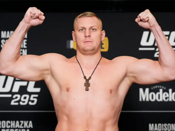 Sergei Pavlovich tercatat memiliki berat badan 259,8 pound pada sesi hari Jumat (10/11) di hotel tuan rumah UFC. (Foto: Ultimate Fighting Championship)