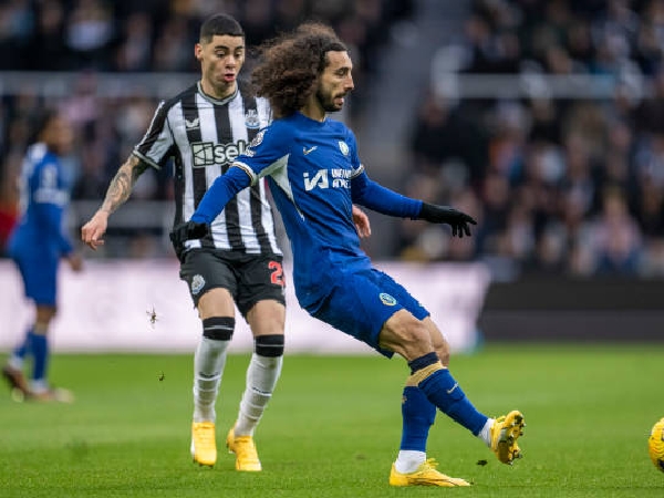 Marc Cucurella menyaksikan Chelsea dibantai oleh Newcastle United