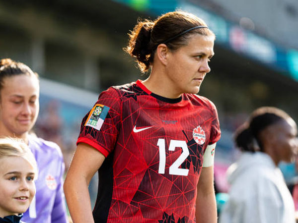 Before Canada's final match, Christine Sinclair receives a special gift