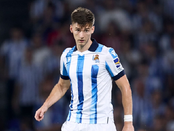 Kieran Tierney dipinjamkan dari Arsenal ke Real Sociedad