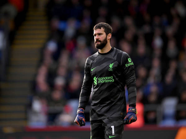 Alisson Becker Tegaskan Semua Laga Premier League Memiliki Nilai Yang