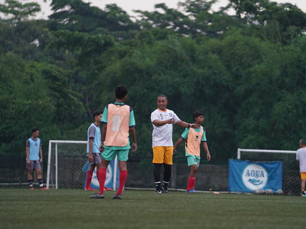 Asisten pelatih PSIS Semarang, Eko Purdjianto lanjutkan program kursus kepelatihan AFC Pro Diploma