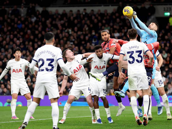 Penampilan Gemilang Guglielmo Vicario Dapat Pujian Bos Tottenham Hotspur