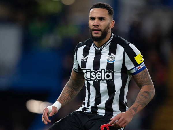 Tandang ke Anfield, Eddie Howe Tak Yakin Jamaal Lascelles Bisa Bermain