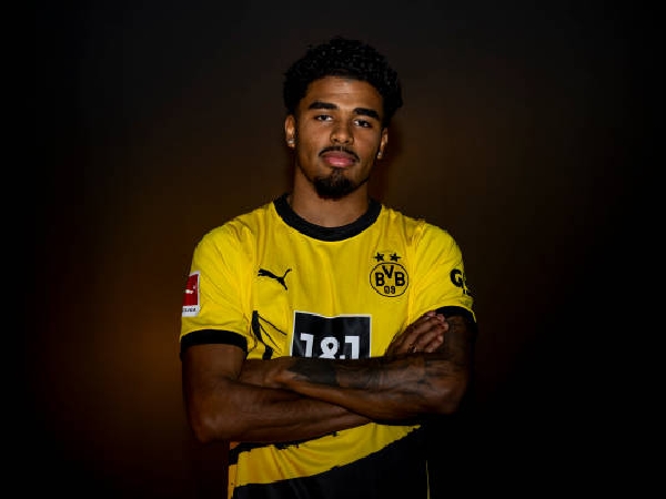 Ian Maatsen bergabung dengan Borussia Dortmund dari Chelsea