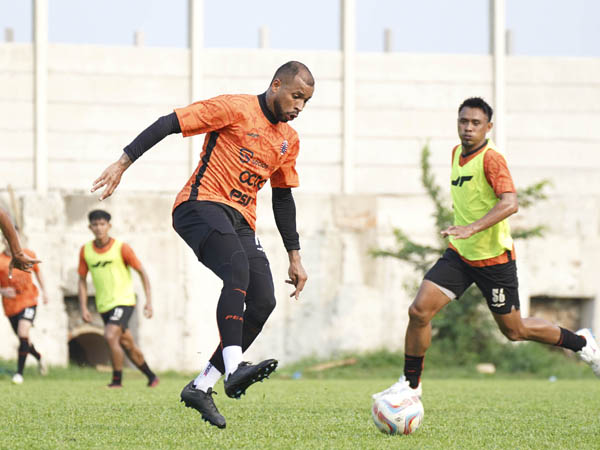 Penyerang Persija Jakarta, Gustavo Almeida