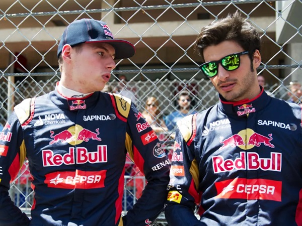 Carlos Sainz Tidak Beruntung Saat Satu Tim dengan Verstappen