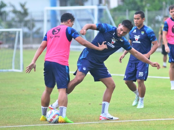 Pemain Persib ketika berlatih