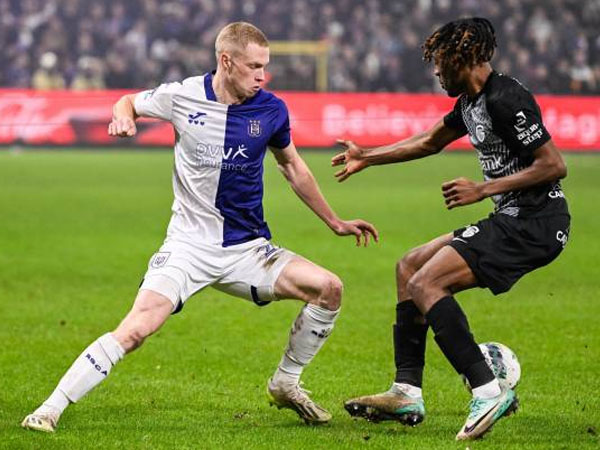 VAR Buat Kontroversi, Laga Anderlecht vs Genk Akan Dimainkan Ulang