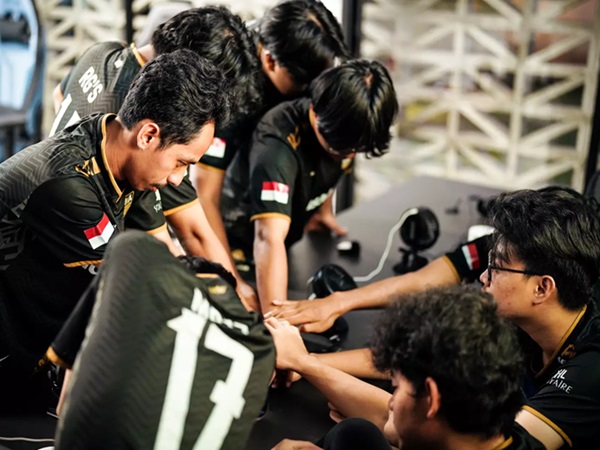 Dewa United Esports Finis 4 Besar Pekan Perdana FFWS ID