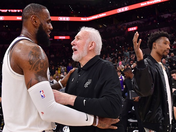 LeBron James berhasil buat Gregg Popovich terkesan.