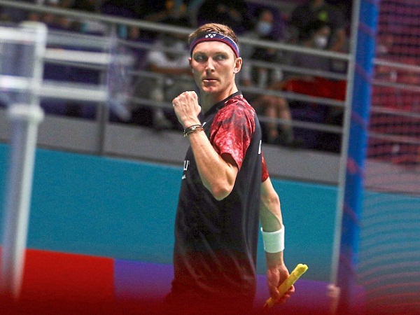 Sponsor Baru, Viktor Axelsen Diprediksi Akan Lebih Moncer di French Open Pekan Depan