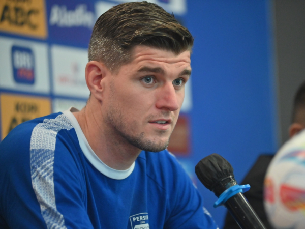 Bek Persib, Nick Kuipers