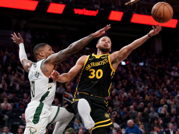 Hasil NBA: Golden State Warriors Hancurkan Milwaukee Bucks 125-90 ...