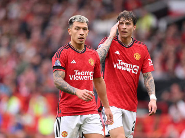 Victor Lindelof dan Lisandro Martinez Absen Bela Man United Selama Sebulan