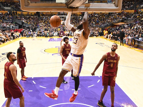 Los Angeles Lakers Naik ke Posisi Kedelapan setelah Bantai Cavaliers