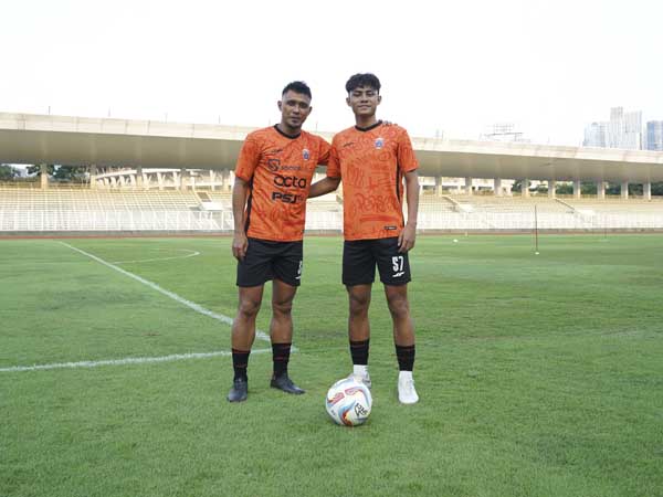 Pemain senior Persija Jakarta, Maman Abdurrahman bersama anaknya Rafa Abdurrahman