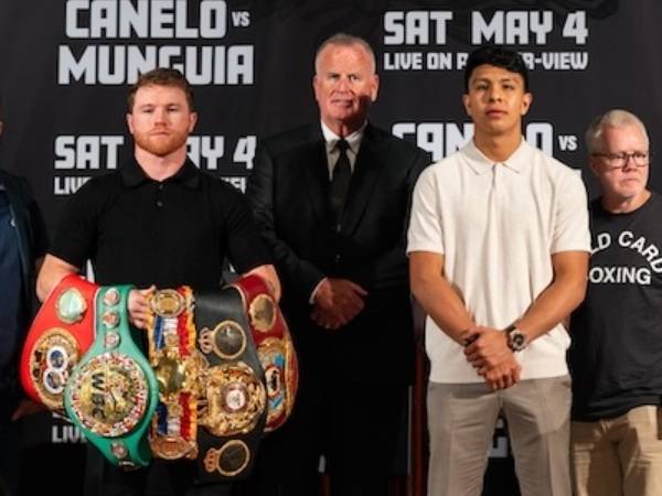 Canelo Alvarez (kiri) dan Jaime Munguia. (Foto: Premier Boxing Champions)