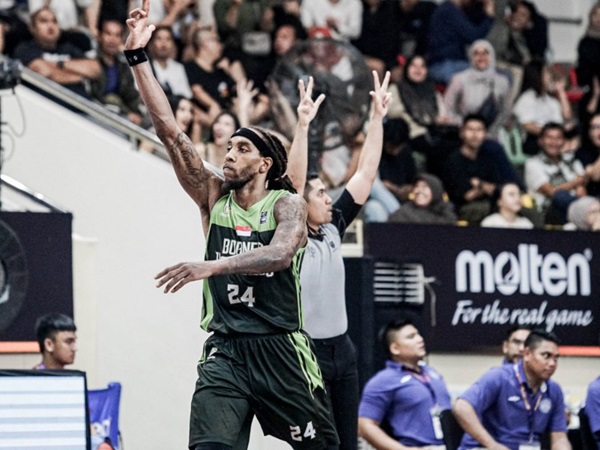 Michael Qualls Menggeser Jordan Adams sebagai Top Points IBL