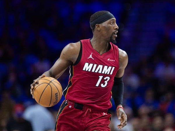 Pat Riley Tantang Bam Adebayo Tingkatkan Penampilan