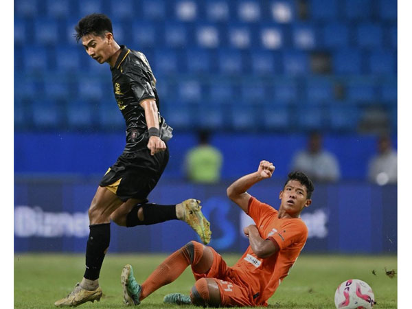 Pemain Madura United, Malik Risaldi mencetak dua gol ke gawang Borneo FC di leg kedua semi final