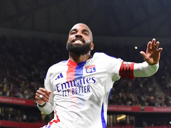 Alexandre Lacazette, salah satu aktor di laga-laga comeback Lyon