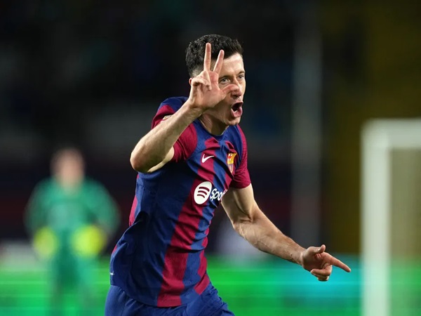 Robert Lewandowski Tegaskan Ingin Bertahan Bersama Barcelona