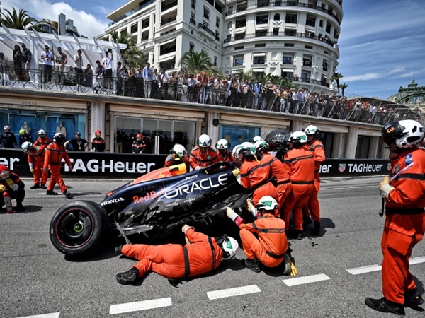 Sergio Perez Merasa Magnussen Pantas Dapat penalti