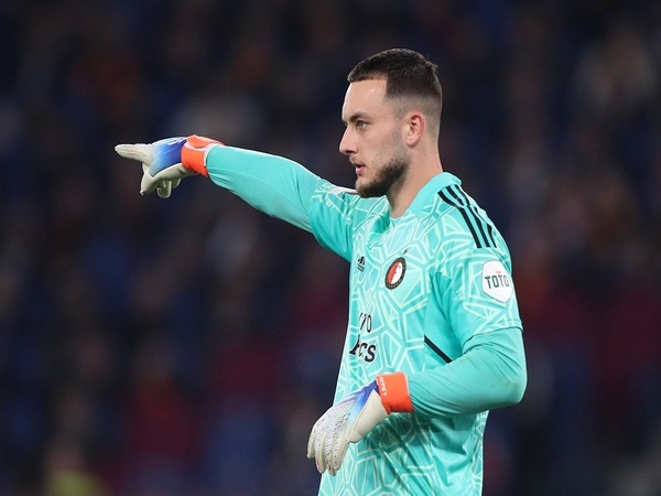 Kiper Feyenoord dan juga Timnas Belanda yaitu Justin Bijlow, memberikan respons terkait minat yang ditunjukkan oleh Liverpool & Arsenal padanya / via Getty Images