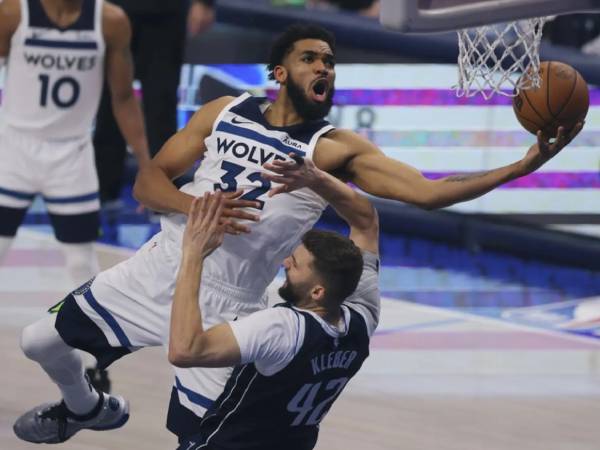 Karl-Anthony Towns tampil apik di Game 4 versus Dallas Mavericks untuk menghindarkan Wolves tereliminasi di final Wilayah Barat. (Foto: AP)