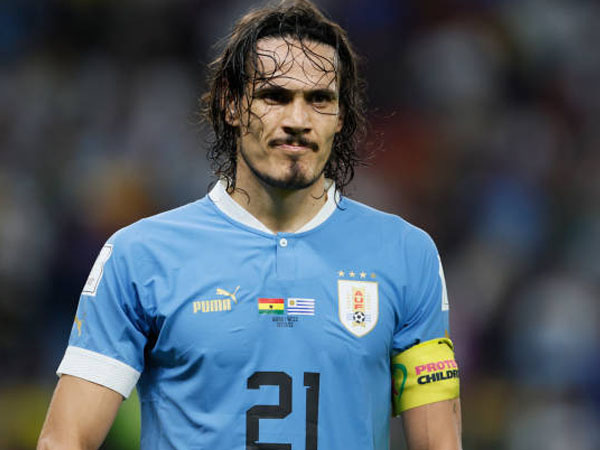 Akhiri Karier Gemilang, Edinson Cavani Resmi Pensiun dari Timnas Uruguay