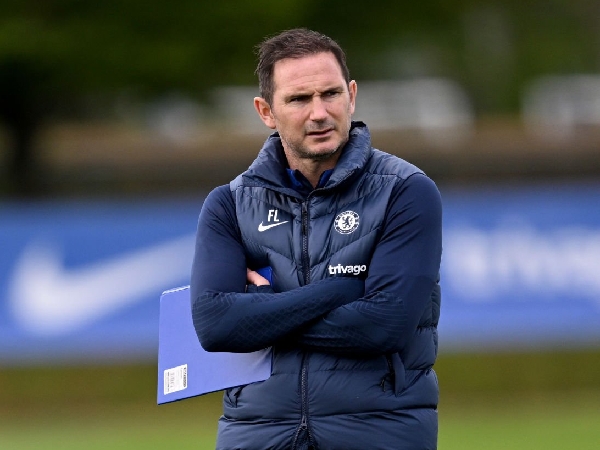 Burnley sedang mencari manajer baru dan mempertimbangkan Frank Lampard