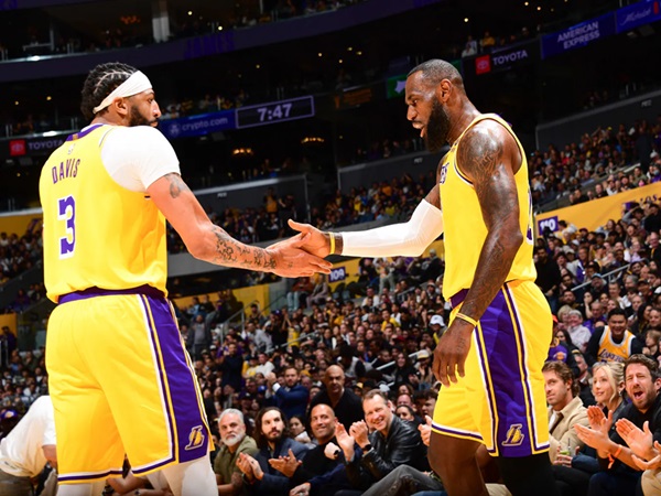 Los Angeles Lakers Disarankan untuk Merekrut Pelatih Berpengalaman