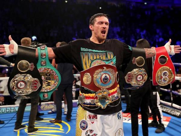 Oleksandr Usyk sebelumnya adalah juara kelas penjelajah sejati sebelum naik ke kelas berat pada 2019. (Foto: Ring TV)