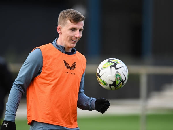 Newcastle United akan menjual Matt Targett