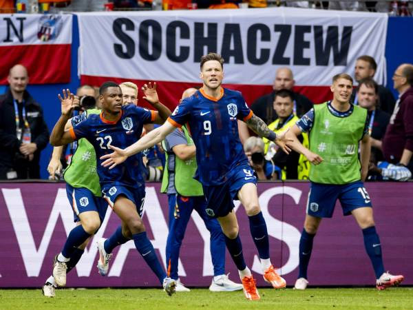 Wout Weghorst Jadi Pahlawan, Belanda Tumbangkan Polandia 2-1