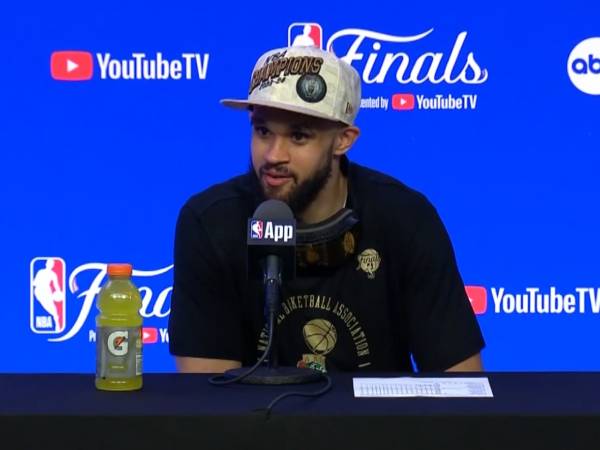 Derrick White menekankan rasa terima kasihnya karena telah menjadi bagian dari tim. (Foto: NBA)