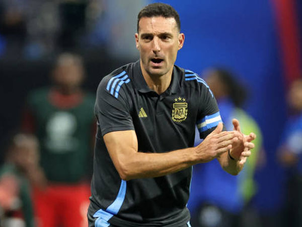 Argentina Menang 2-0 Atas Kanada, Lionel Scaloni Kritik Kondisi Lapangan