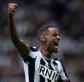 Tottenham Tawarkan Richarlison Demi Rekrut Striker Bintang Newcastle