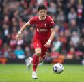Wataru Endo Dukung Liverpool Rekrut Gelandang Bertahan Baru