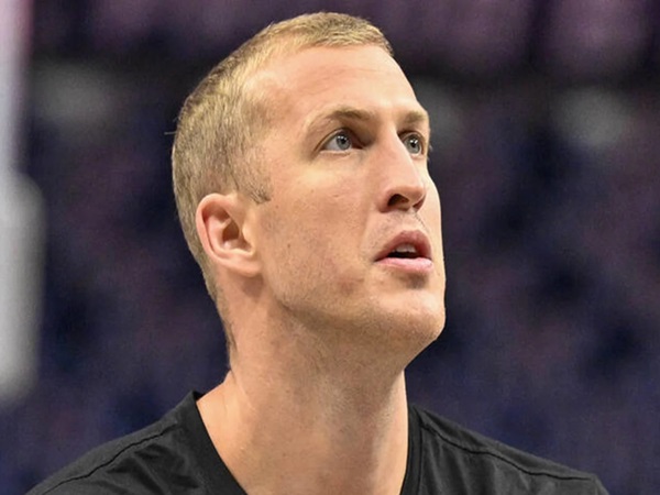 Mason Plumlee Telah Sepakat Gabung dengan Suns