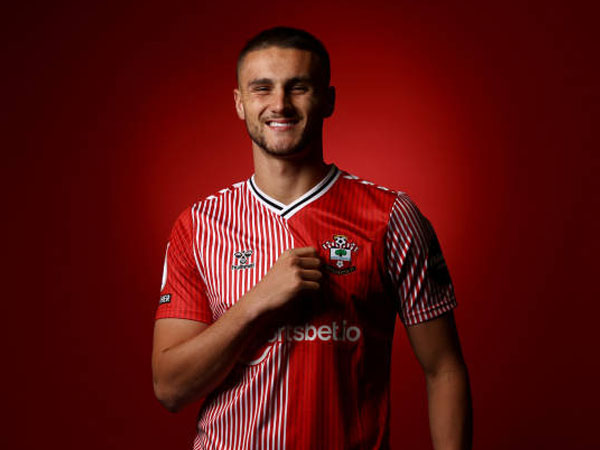 Southampton Permanenkan Taylor Harwood-Bellis dari Manchester City