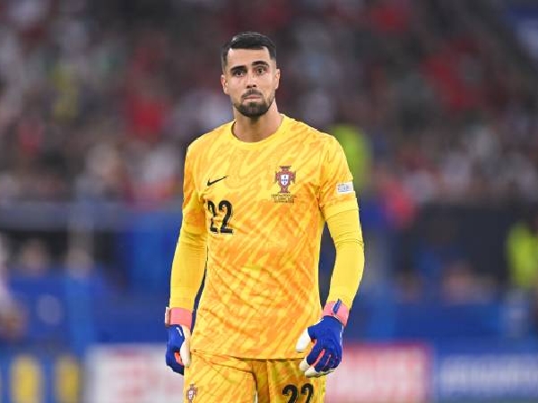 Kiper Portugal, Diogo Costa, menepis tiga penalti Slovenia