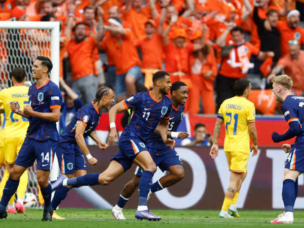 Belanda Kalahkan Rumania 3-0, Cody Gakpo dan Donyell Malen Tampil Gemilang