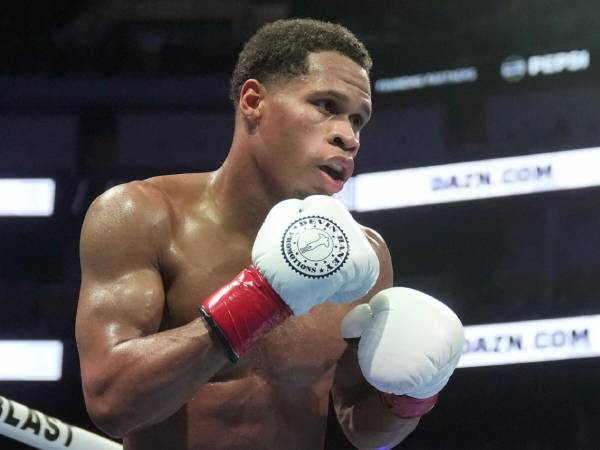 Devin Haney mengatakan dalam pernyataan terakhirnya bahwa ia ingin bertanding ulang dengan Ryan Garcia. (Foto: Top Rank)