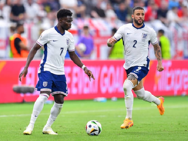 Bukayo Saka dan Kyle Walker belum membentuk kerja sama yang solid di Euro 2024